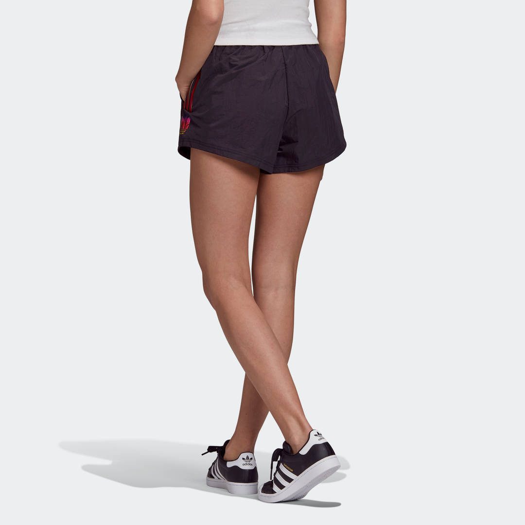 adidas Originals Adicolor 3D Trefoil Shorts (GD3970) â Sklavounos Sport