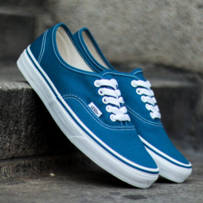 Vans UA Authentic