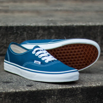 Vans UA Authentic