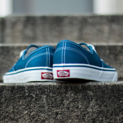 Vans UA Authentic