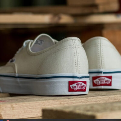 Vans UA Authentic