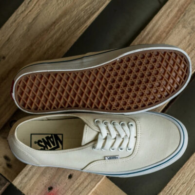 Vans UA Authentic