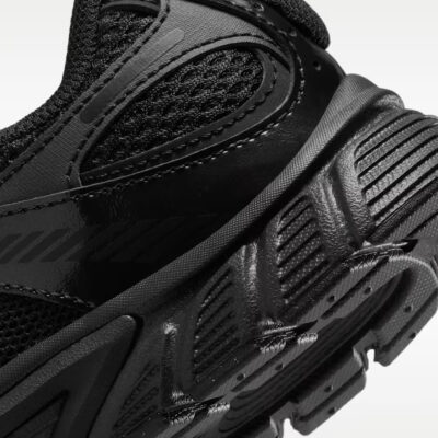 Nike V5 Rnr Sneakers