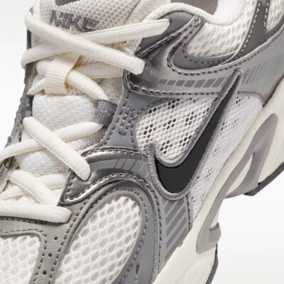 Nike V5 Rnr Sneakers